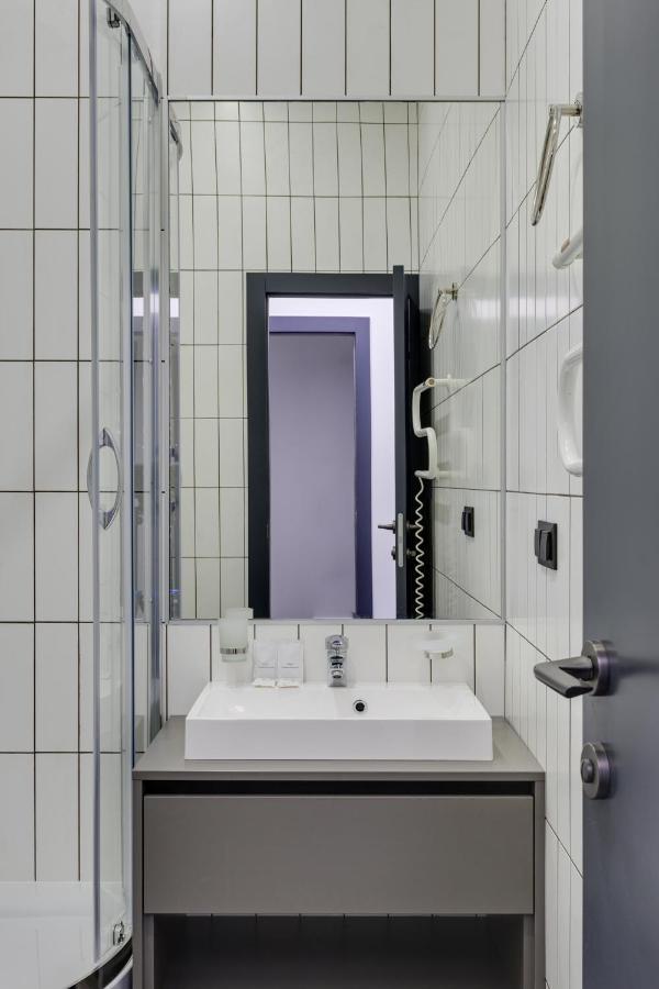 Centrooms Kropivnizkogo Mini-Hotel Kyiv Exterior photo